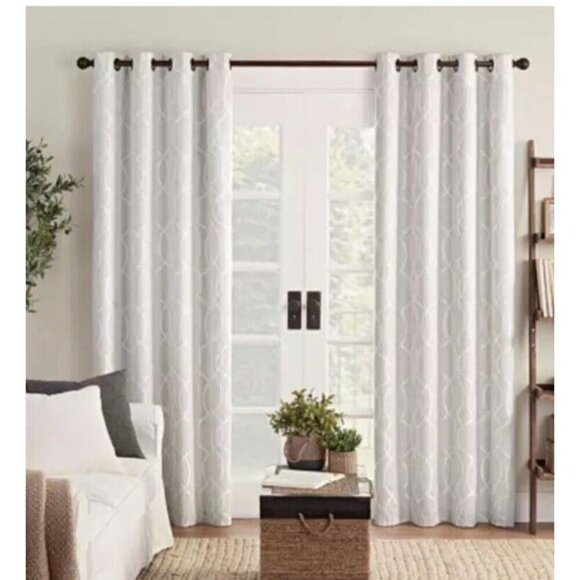 Eclispe Absolute Zero Fleece Lined Ambiance Lattice One Grommet Panel Light Gray - Picture 2 of 6